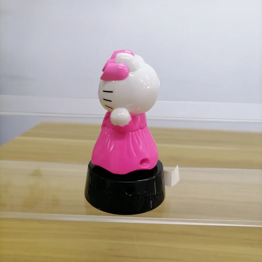 Hello Kitty Swipe Card Reader  - مراجعة Graded Card Display وسعره
