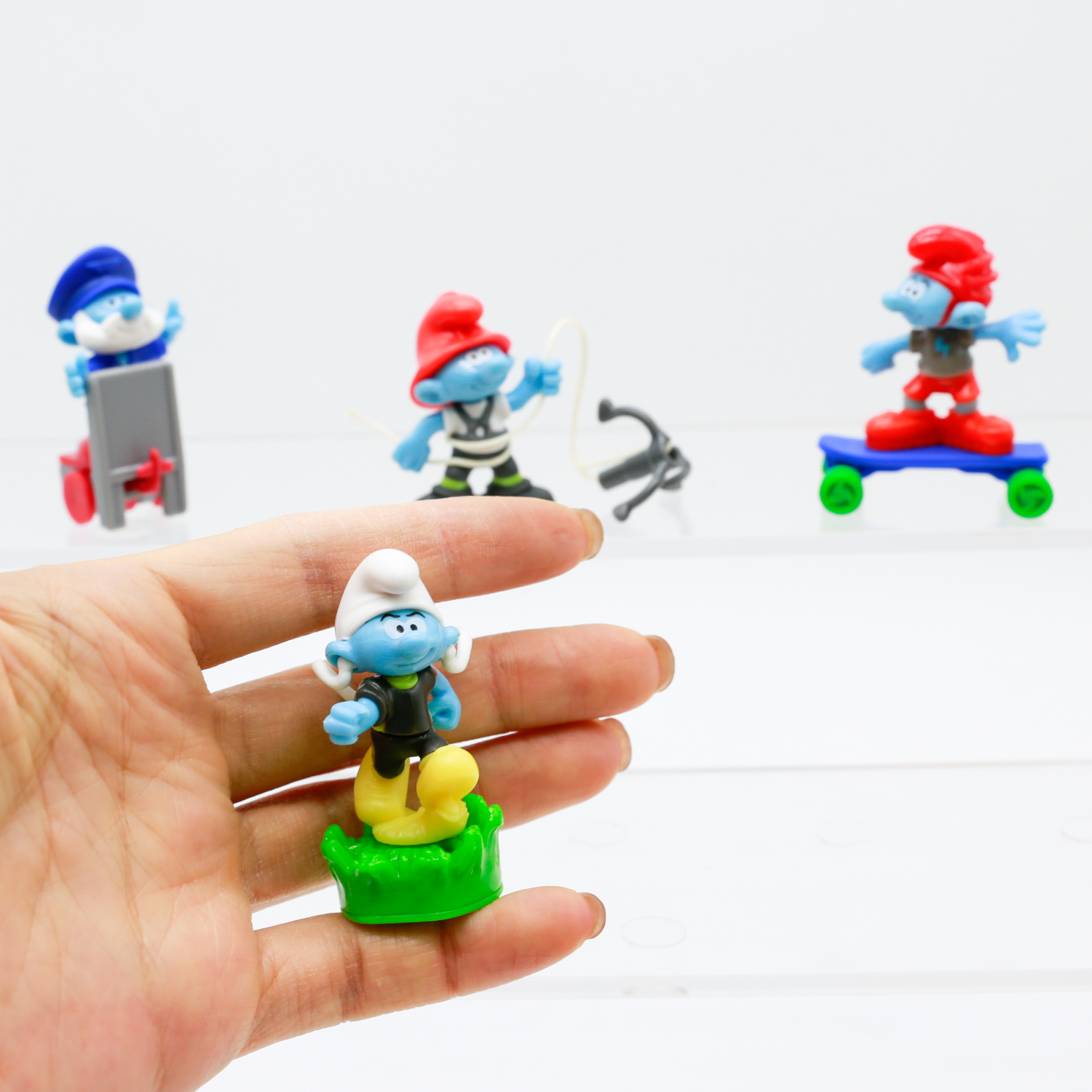 Kinder Gashapon Capsule Toys S - مراجعة Capsule Toy Gashapon وسعره
